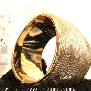 🆕 NWT Macy’s Xtra Wide Rose Gold Colored Bangle